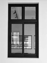 Stumdomi smūginiai langai